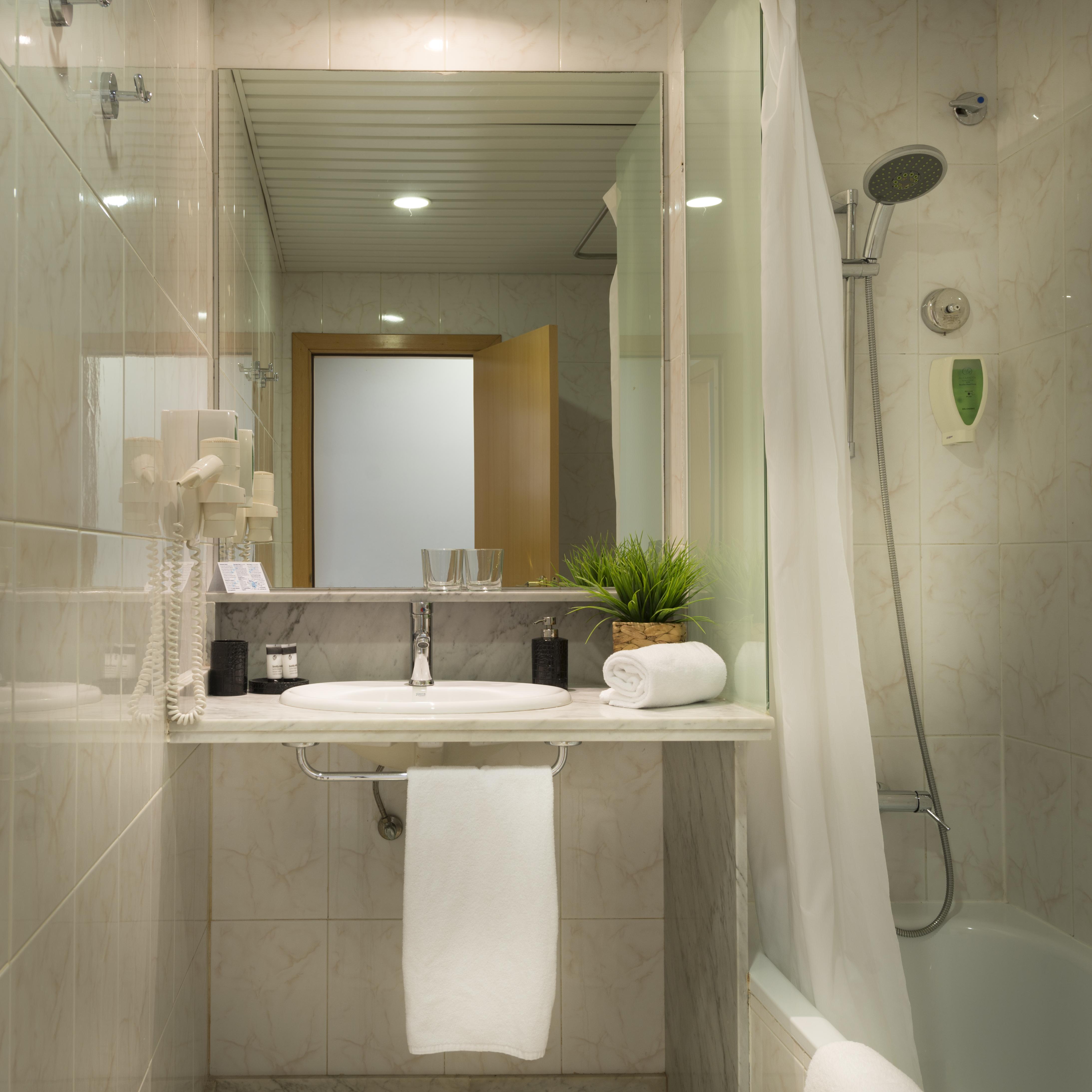 Alexandra Aparthotel Benstarhotelgroup Tarragona Bagian luar foto