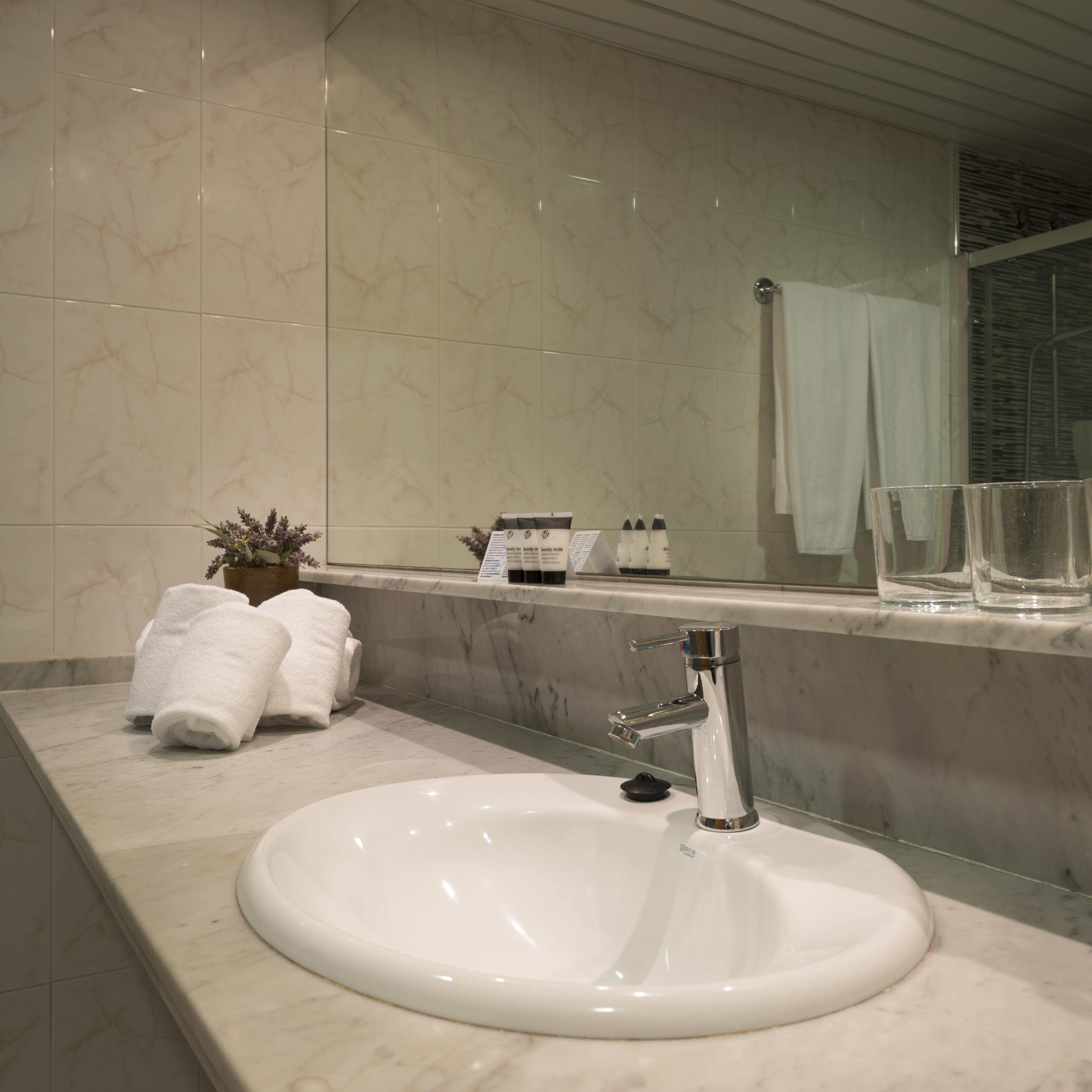 Alexandra Aparthotel Benstarhotelgroup Tarragona Bagian luar foto