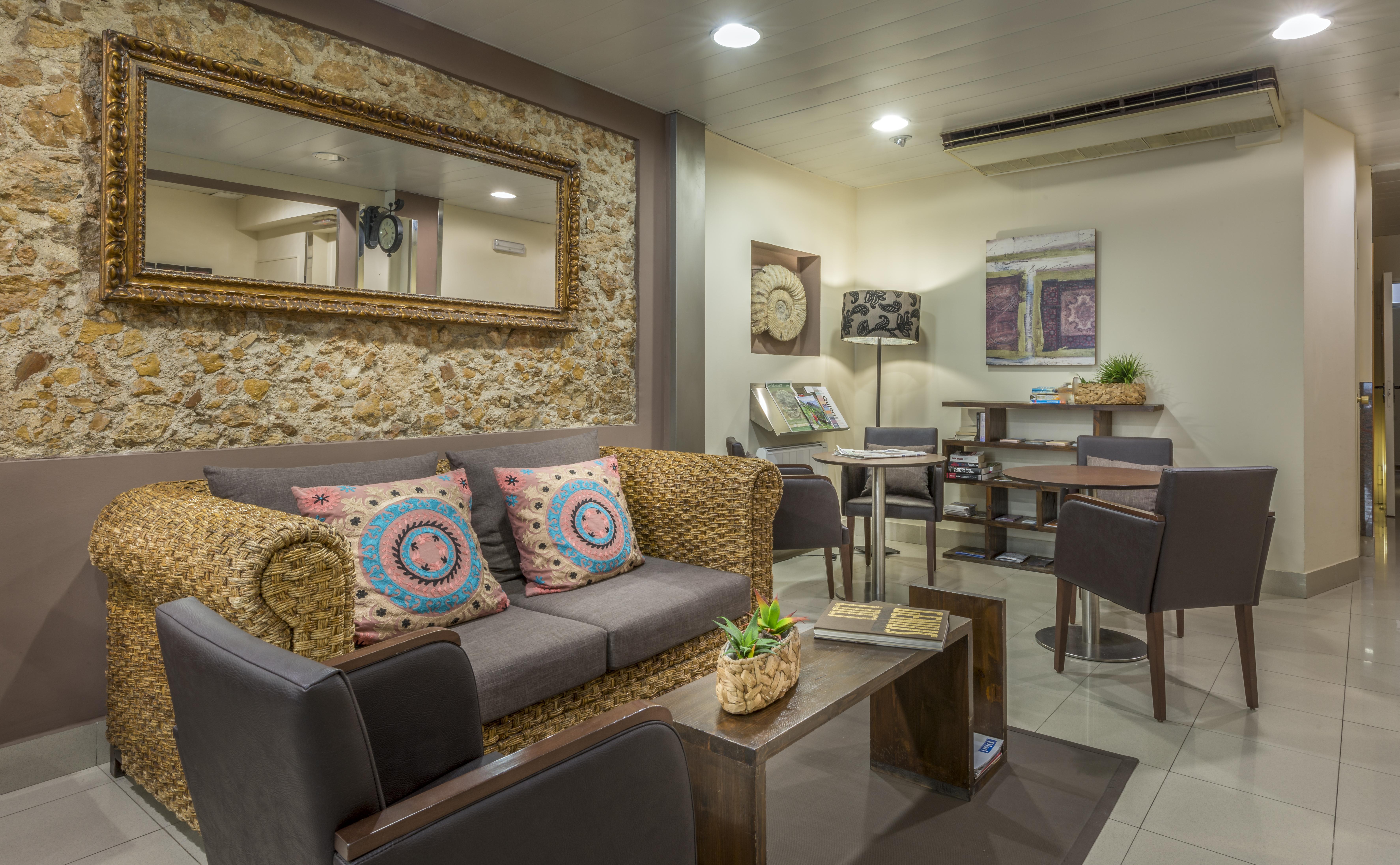 Alexandra Aparthotel Benstarhotelgroup Tarragona Bagian luar foto