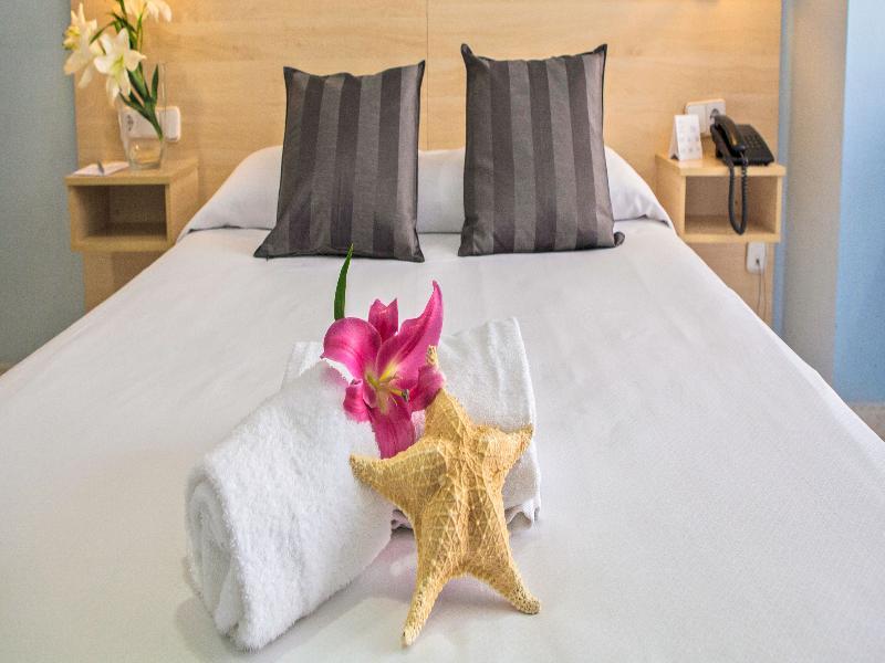 Alexandra Aparthotel Benstarhotelgroup Tarragona Bagian luar foto