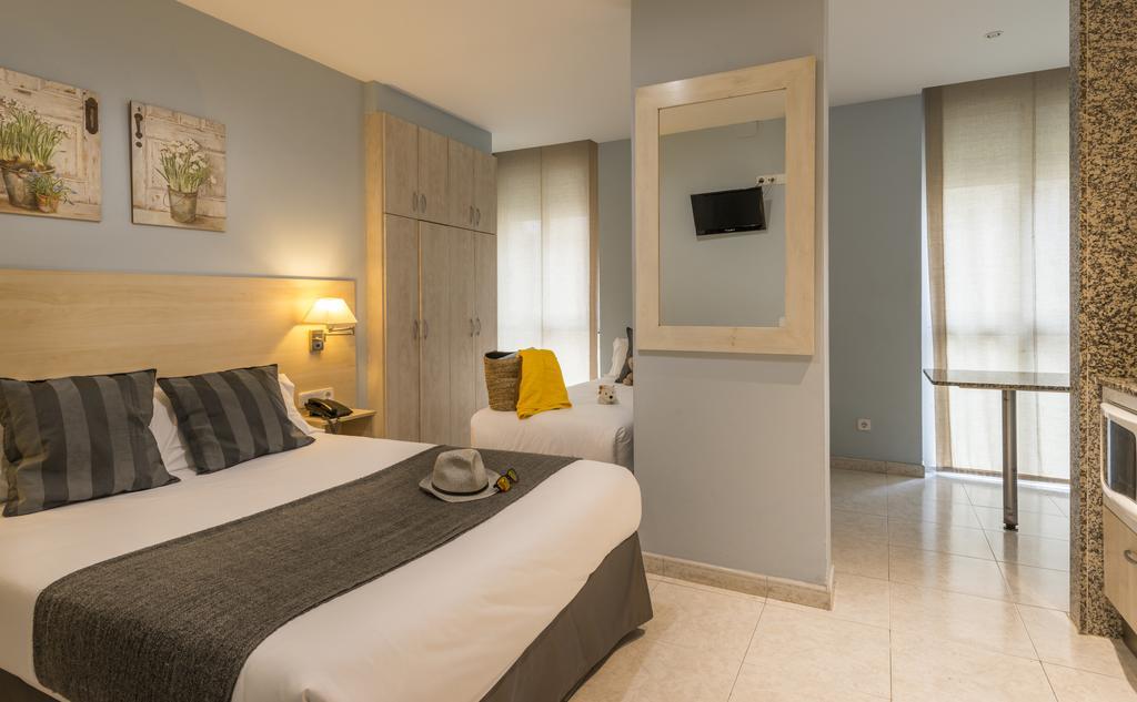 Alexandra Aparthotel Benstarhotelgroup Tarragona Ruang foto