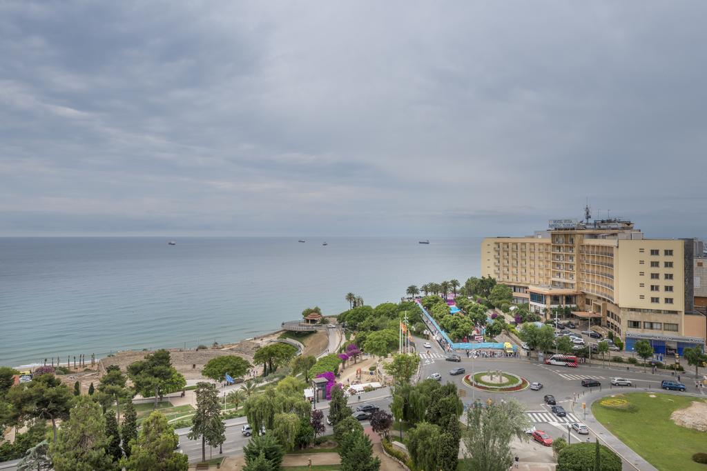 Alexandra Aparthotel Benstarhotelgroup Tarragona Bagian luar foto