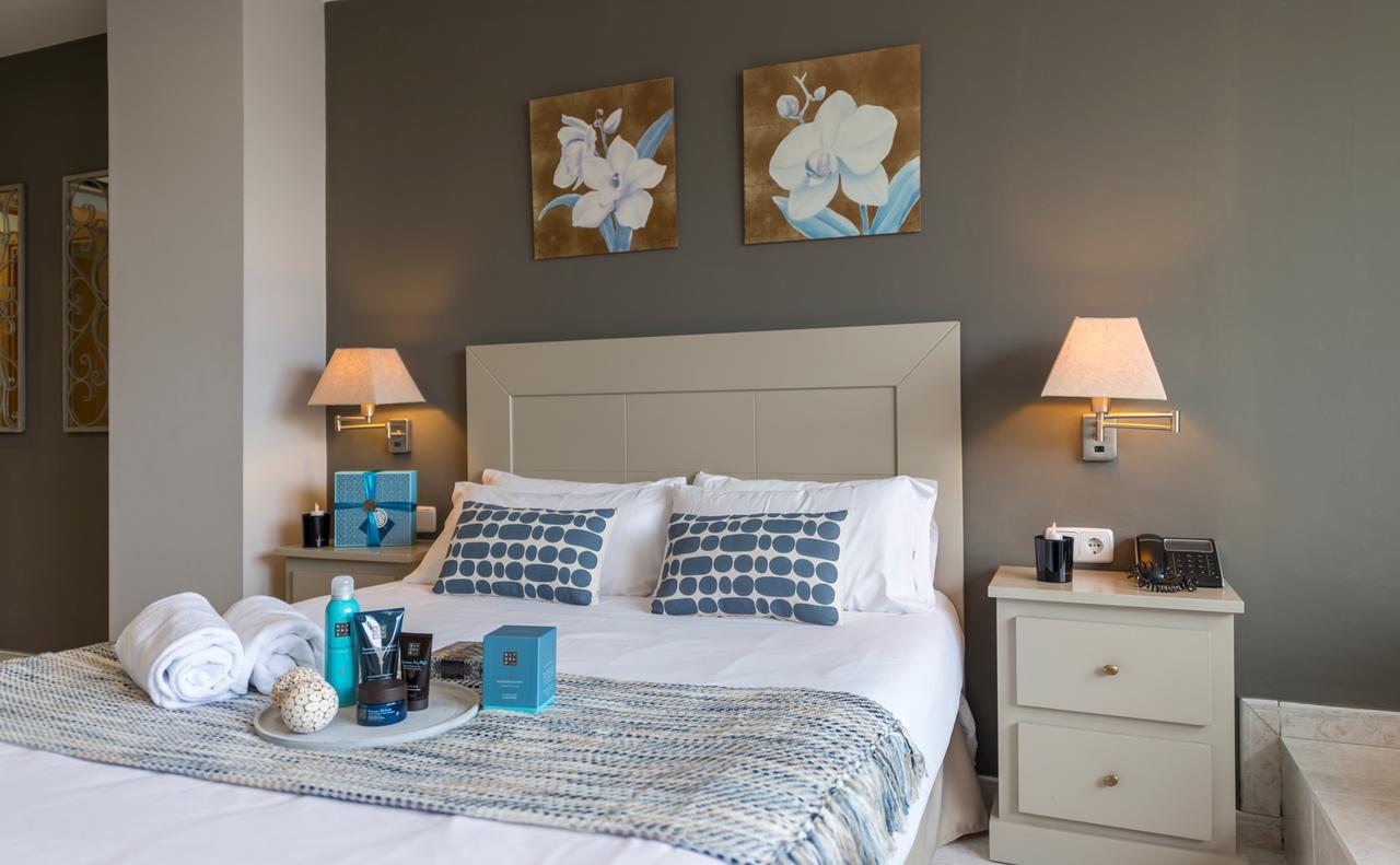 Alexandra Aparthotel Benstarhotelgroup Tarragona Bagian luar foto