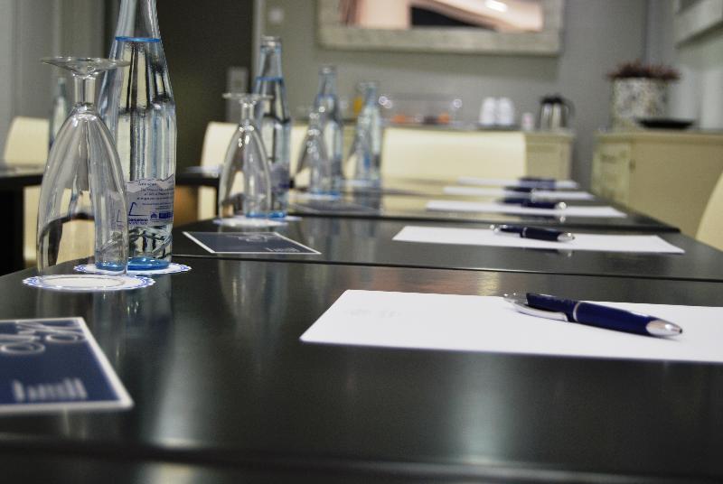 Alexandra Aparthotel Benstarhotelgroup Tarragona Bagian luar foto