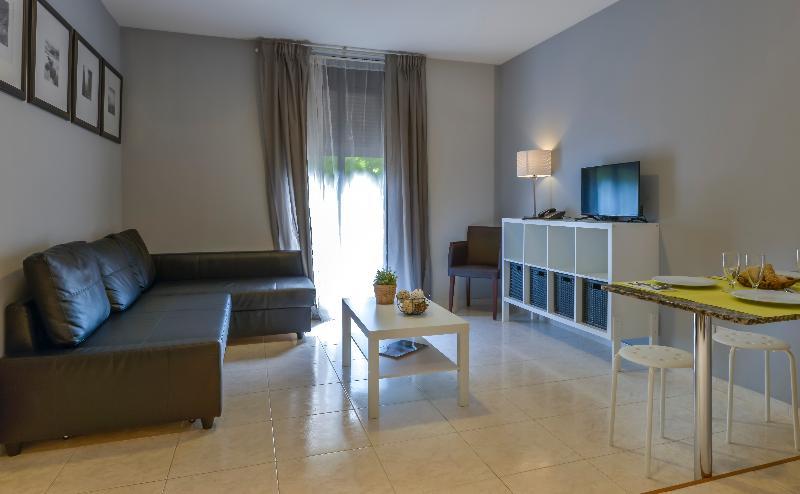 Alexandra Aparthotel Benstarhotelgroup Tarragona Bagian luar foto