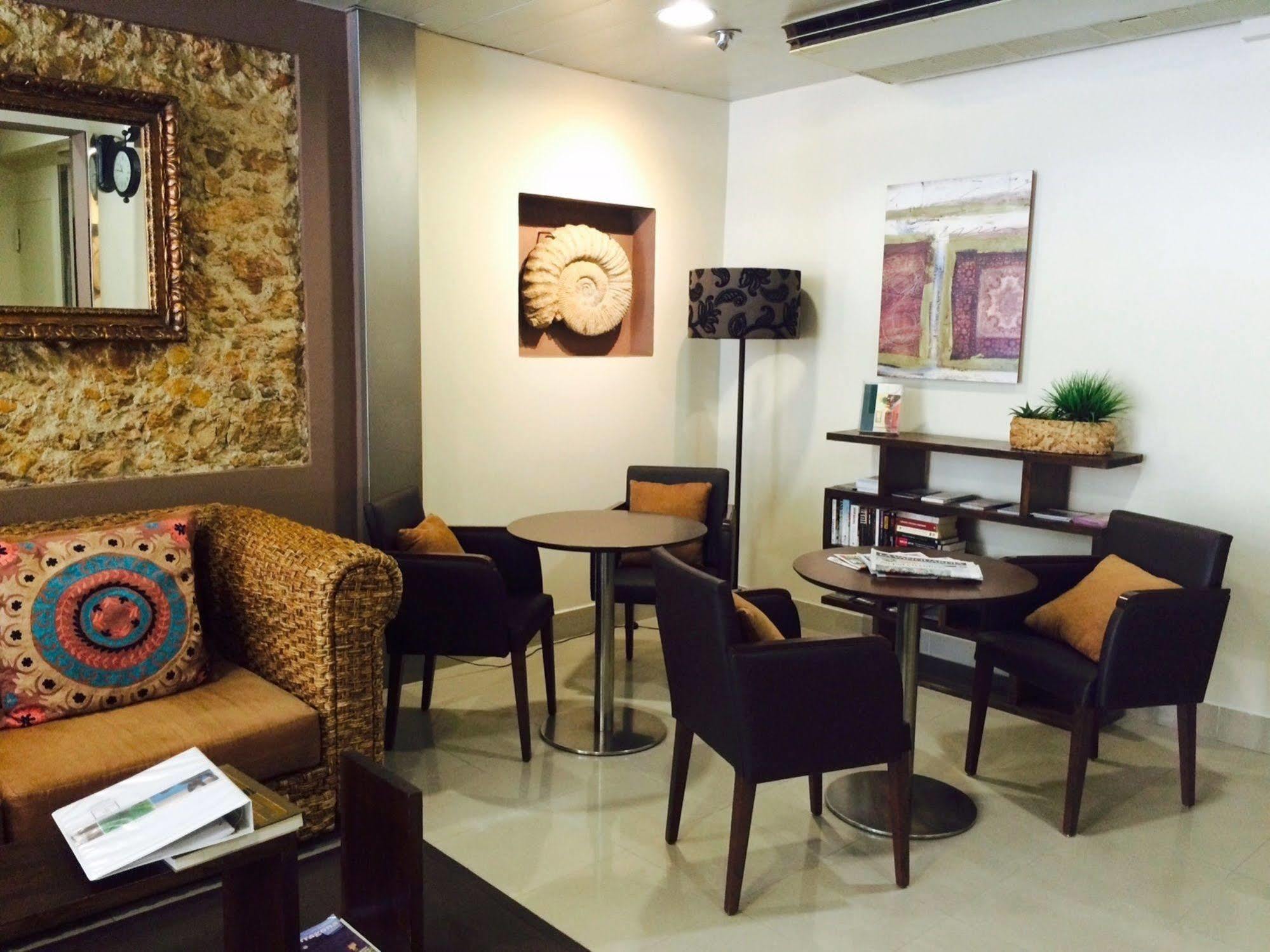 Alexandra Aparthotel Benstarhotelgroup Tarragona Bagian luar foto