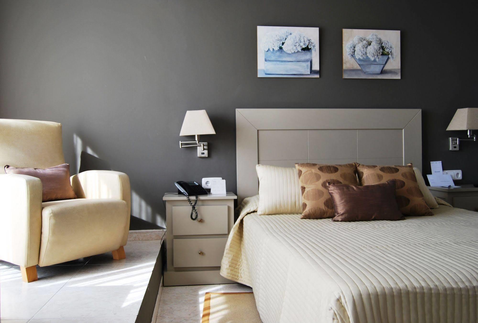 Alexandra Aparthotel Benstarhotelgroup Tarragona Bagian luar foto