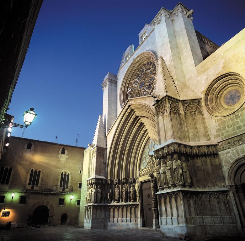 Alexandra Aparthotel Benstarhotelgroup Tarragona Bagian luar foto