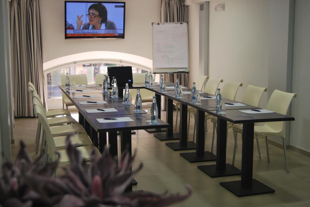 Alexandra Aparthotel Benstarhotelgroup Tarragona Bagian luar foto